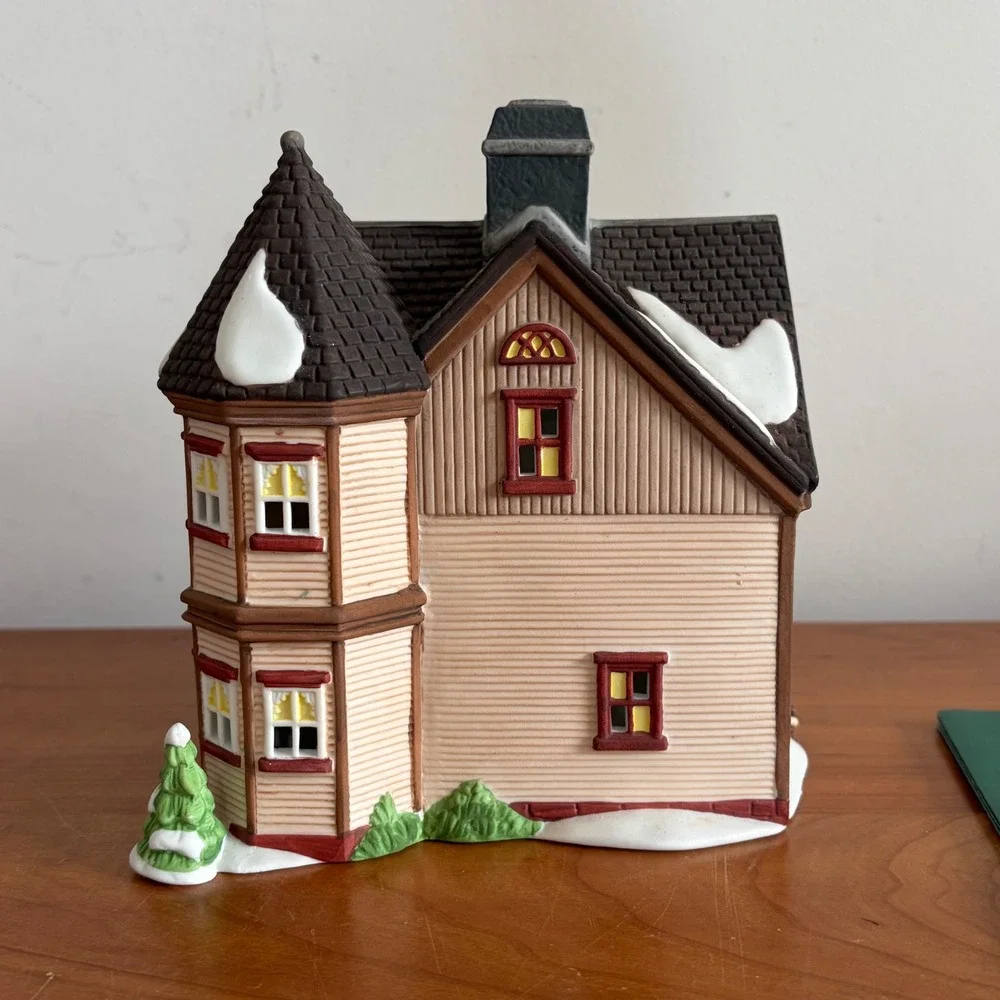 Dept 56 New England Village Thomas T Julian House Christmas Heritage Village